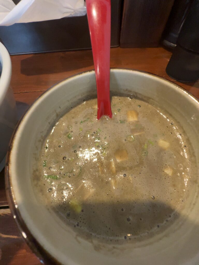 つけ麺の汁とアップ