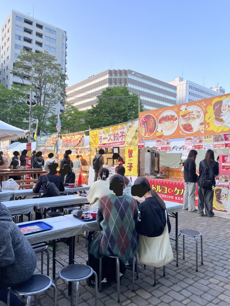 ラーメンショー会場の食べるところ