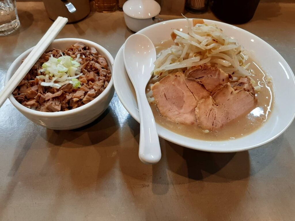 ほぐし豚ご飯と味噌ラーメン